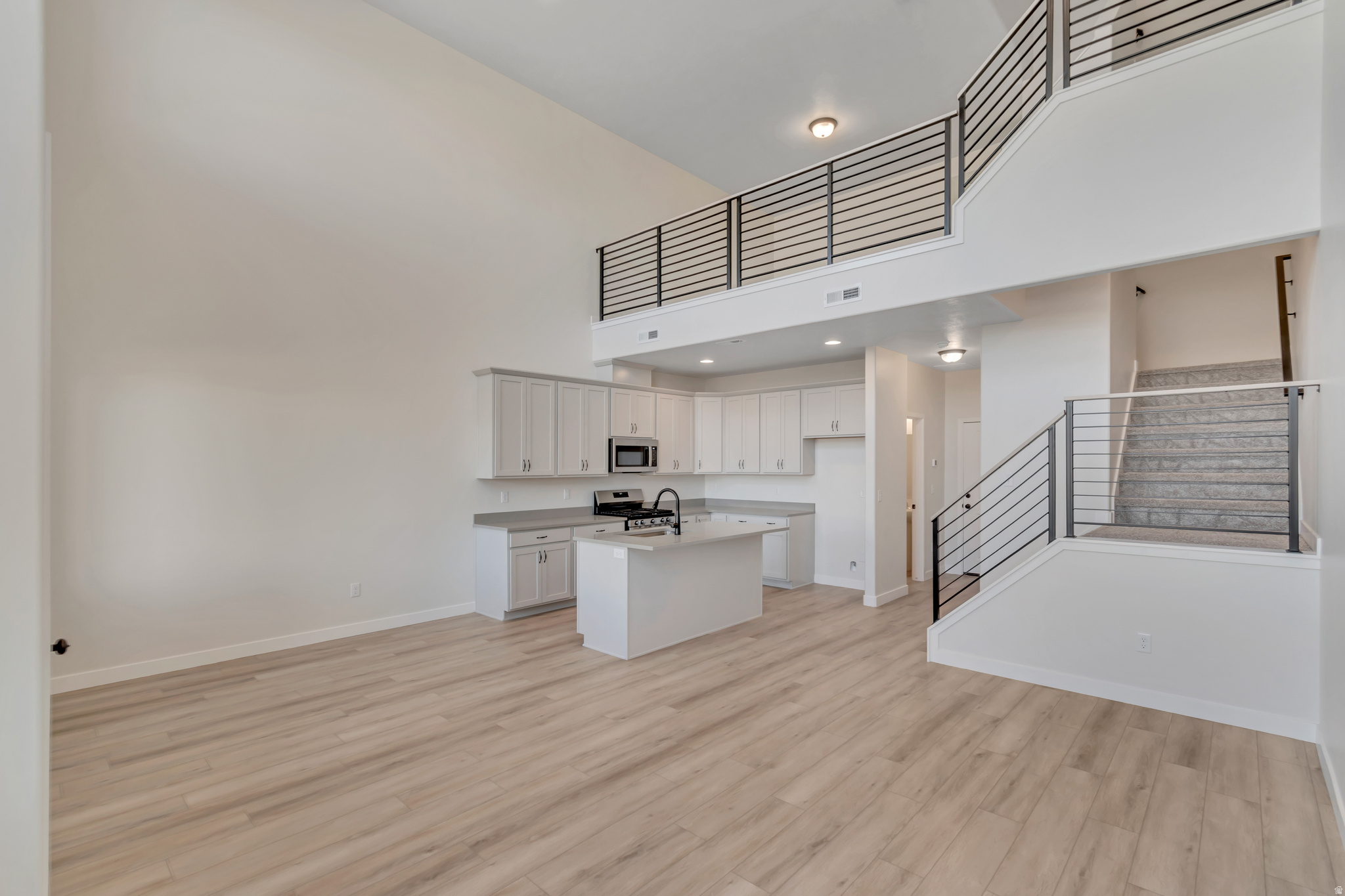 MEADOWBROOK - Residential