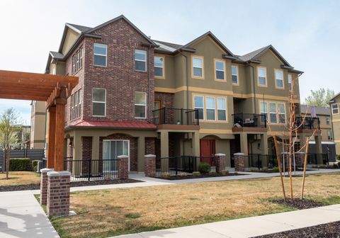 Photo of 699 E HILLOCK CT S #16, Draper, UT 84020 (MLS # 2146524)