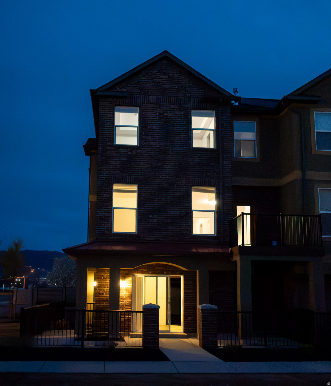 ELGIN PLACE - Residential