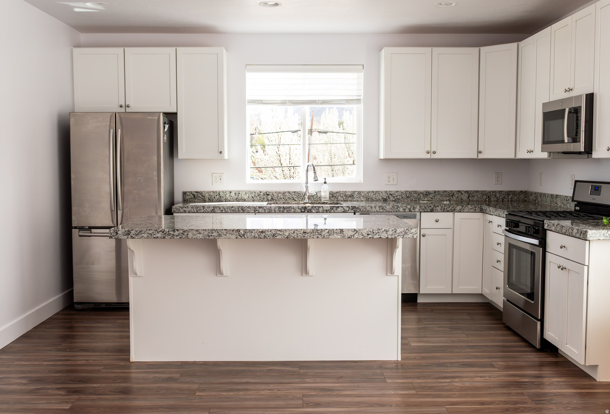 ELGIN PLACE - Residential