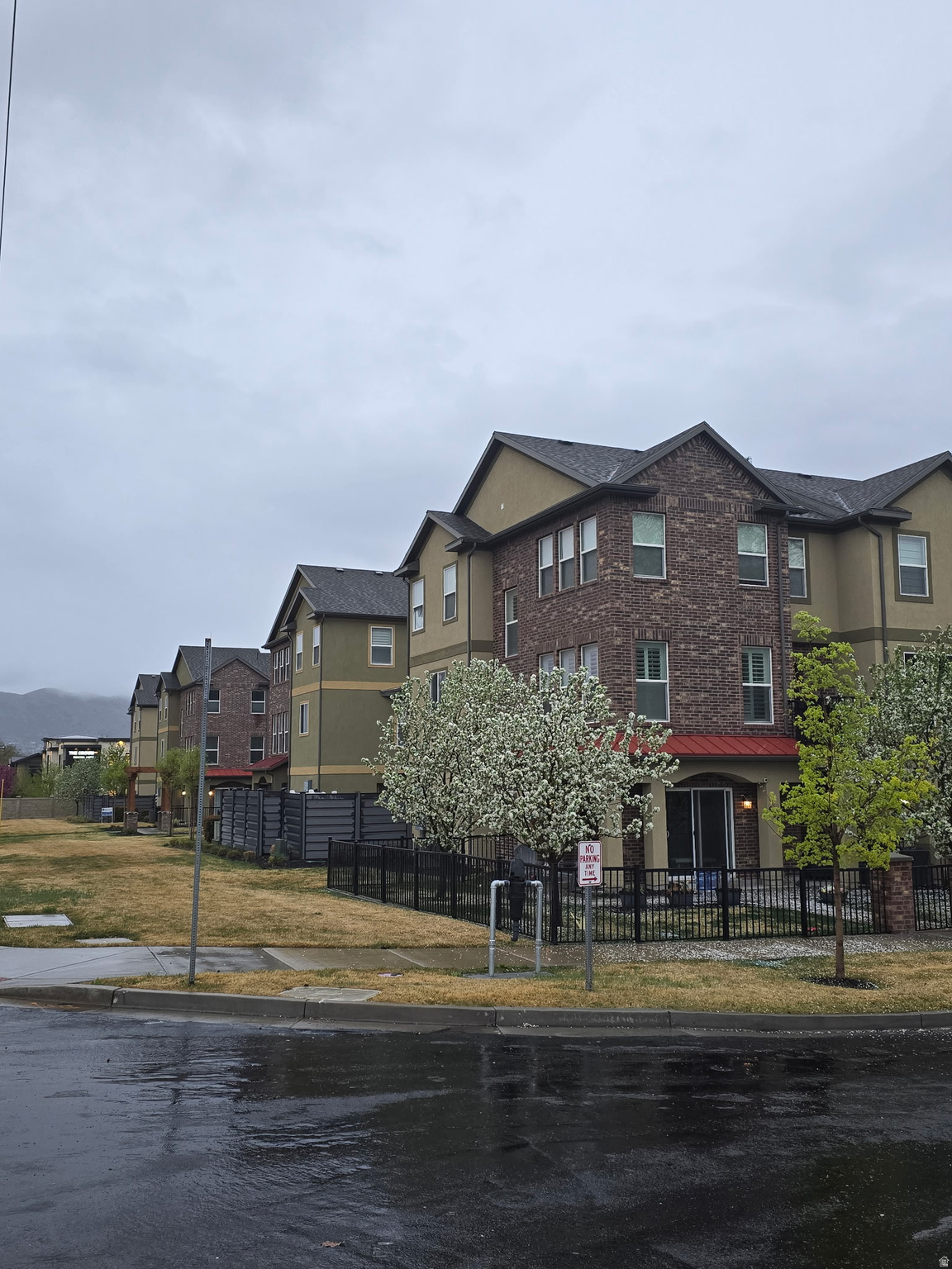 ELGIN PLACE - Residential