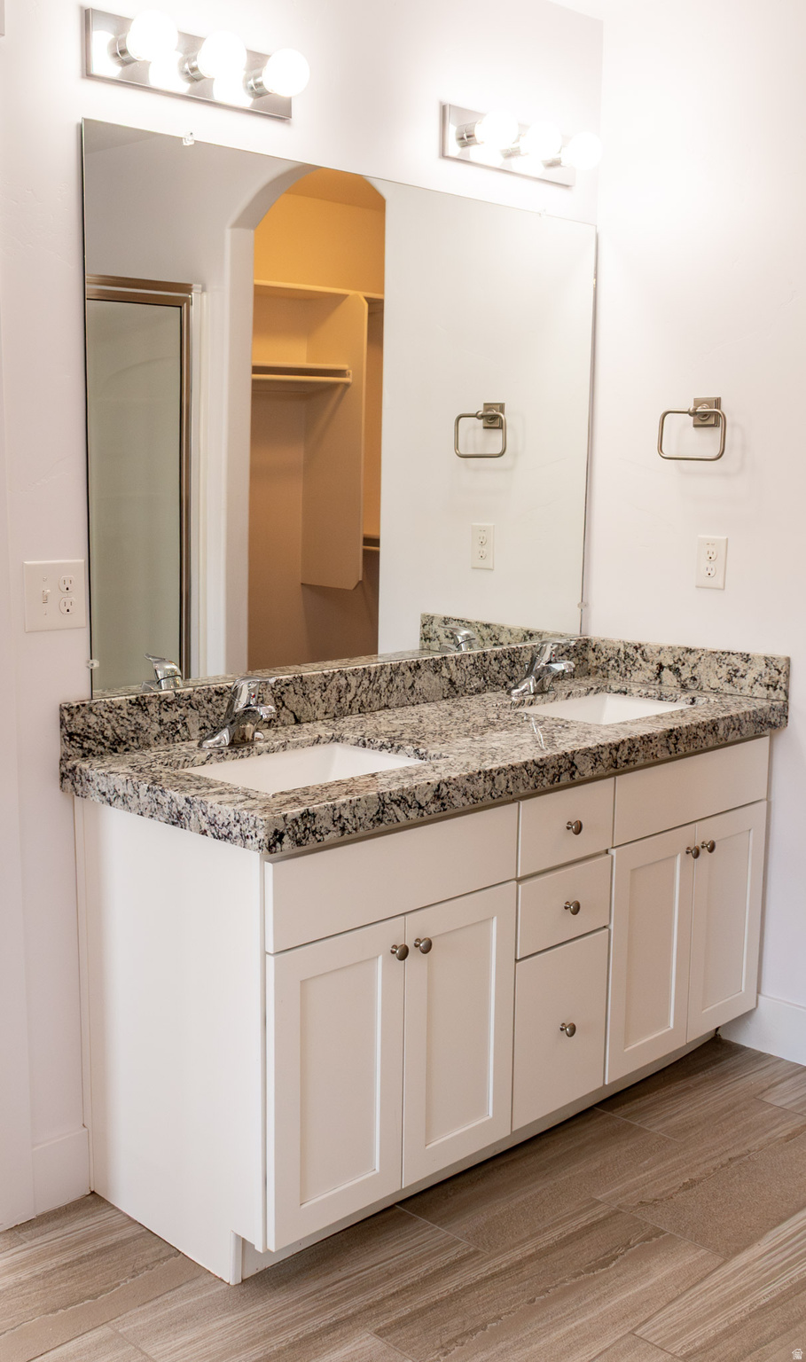 ELGIN PLACE - Residential