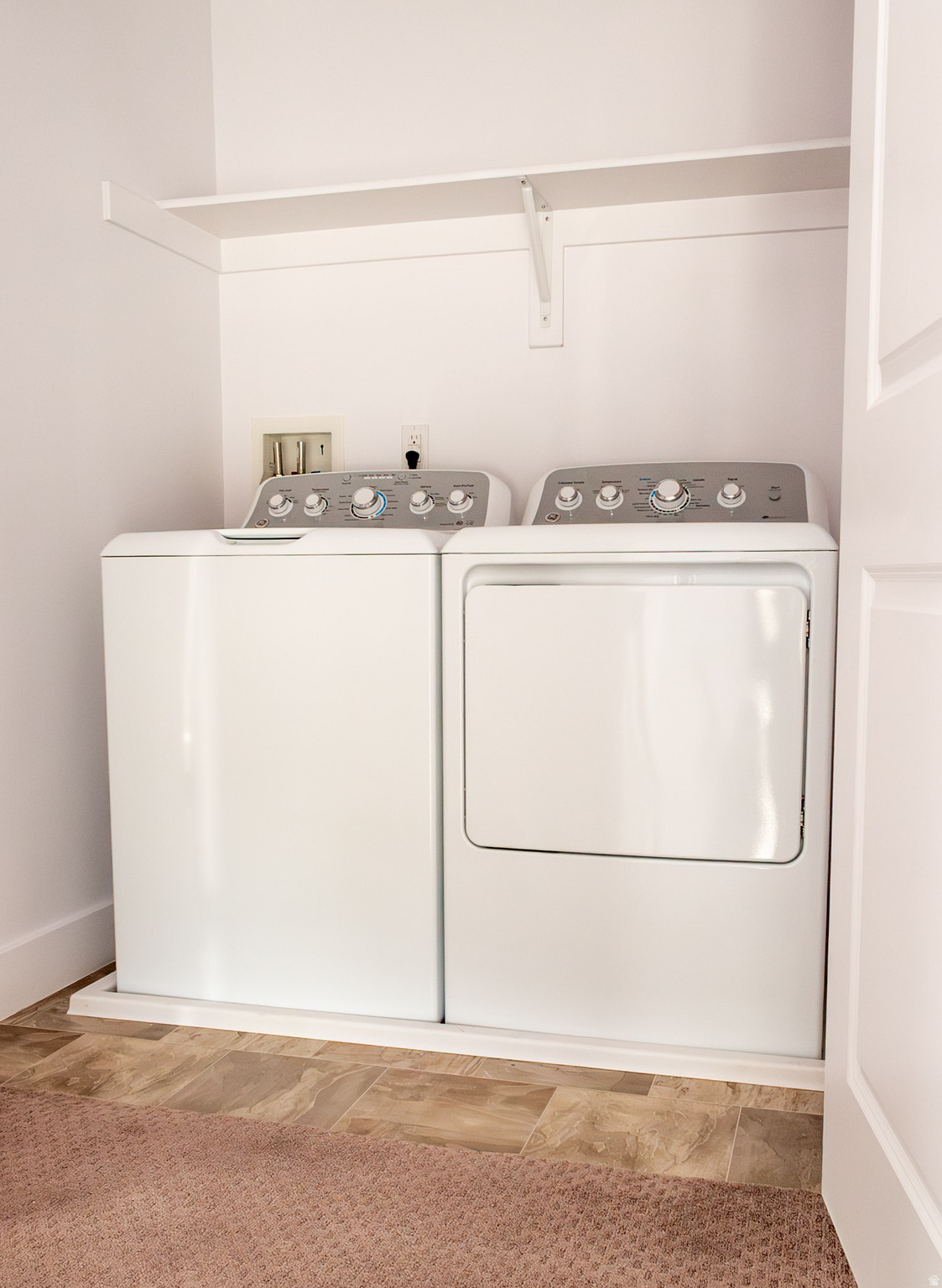 ELGIN PLACE - Residential