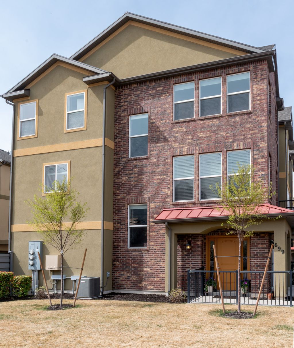 Photo of 699 E HILLOCK CT S #16, Draper, UT 84020 (MLS # 2146524)