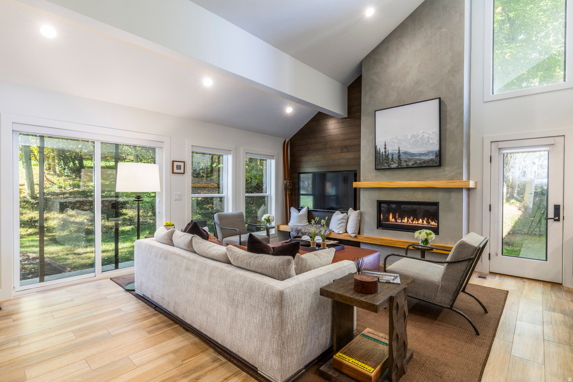 THREE KINGS - Residential