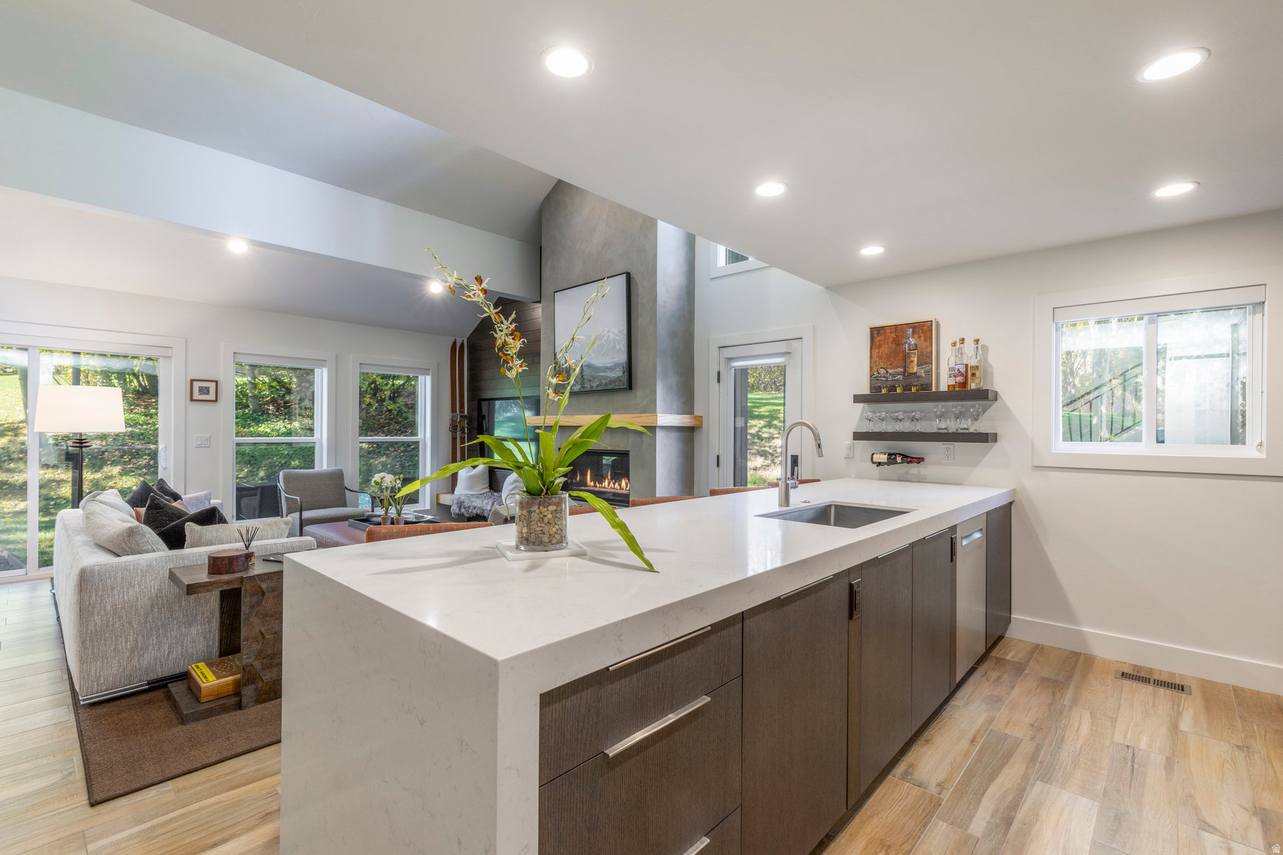 THREE KINGS - Residential