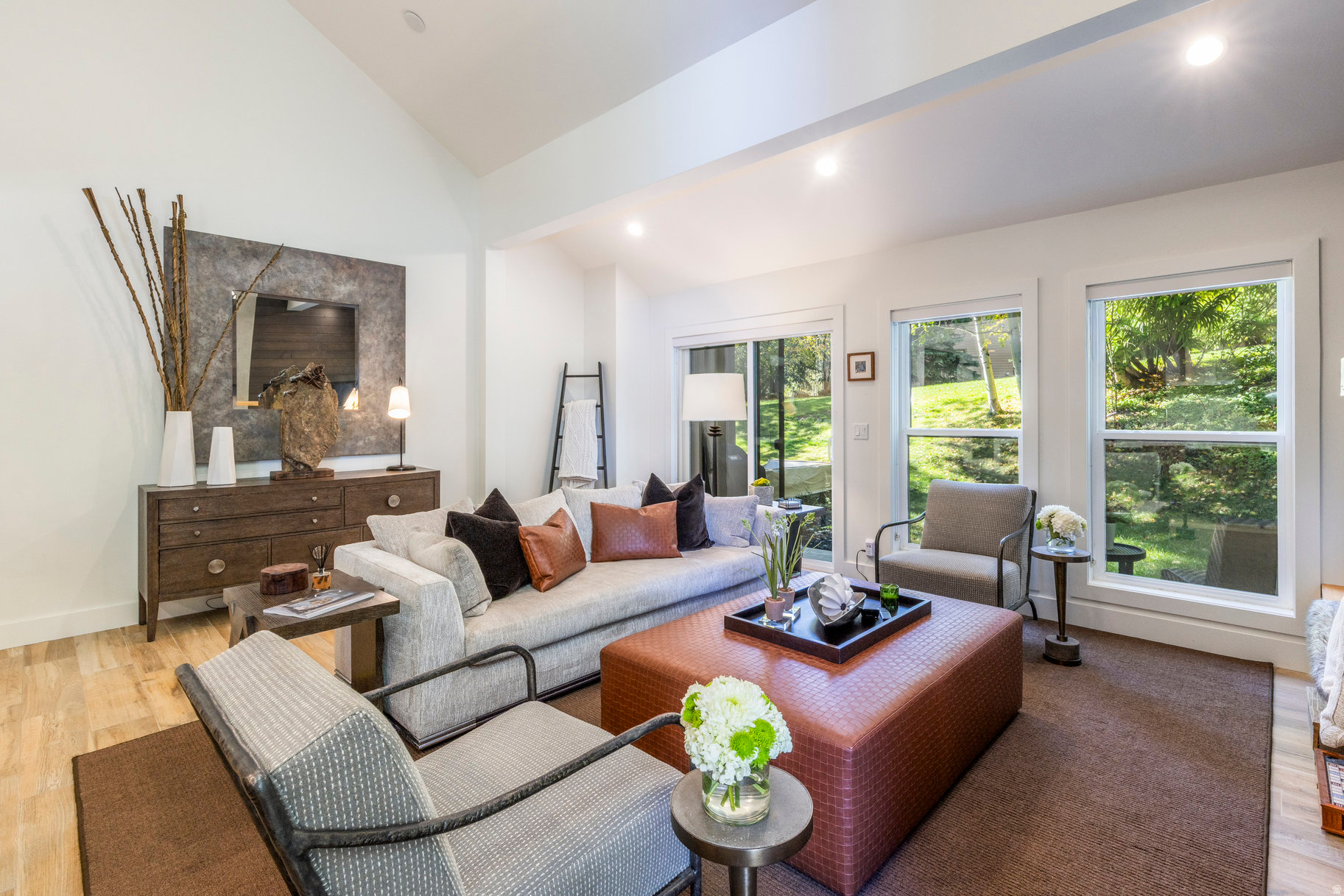 THREE KINGS - Residential