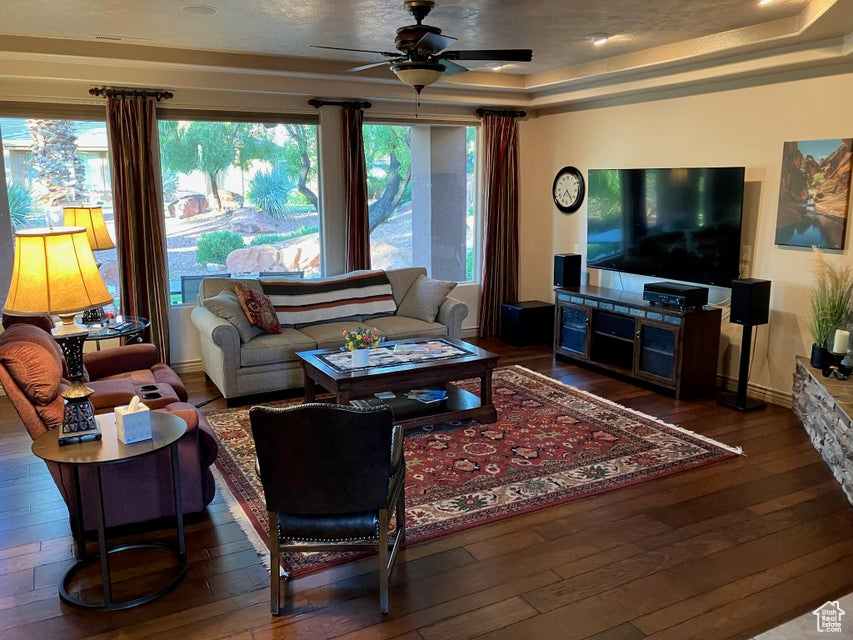 LA JOLLA HILLS AT GREEN SPRING 2 - Residential