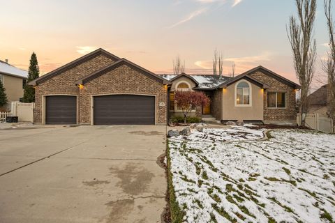 Photo of 632 S 1400 E, Tooele, UT 84074 (MLS # 2125616)
