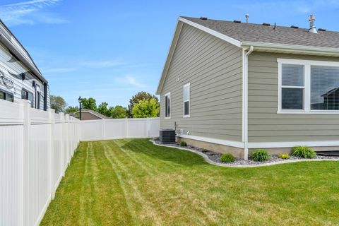 Tiny photo for 701 S CROOKET POST WAY W, Saratoga Springs, UT 84045 (MLS # 2138840)