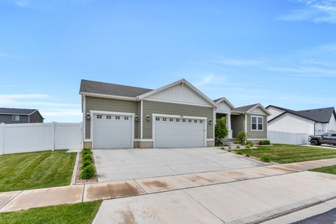 Tiny photo for 701 S CROOKET POST WAY W, Saratoga Springs, UT 84045 (MLS # 2138840)