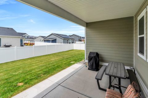 Tiny photo for 701 S CROOKET POST WAY W, Saratoga Springs, UT 84045 (MLS # 2138840)