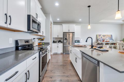 Tiny photo for 701 S CROOKET POST WAY W, Saratoga Springs, UT 84045 (MLS # 2138840)