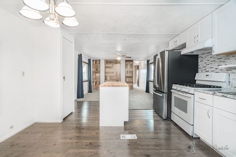 Tiny photo for 200 E 400 S #5, Washington, UT 84780 (MLS # 2143119)