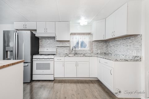 Tiny photo for 200 E 400 S #5, Washington, UT 84780 (MLS # 2143119)