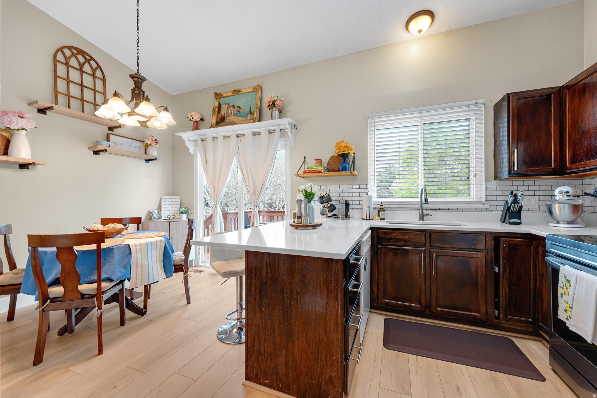 OQUIRRH SHADOWS - Residential