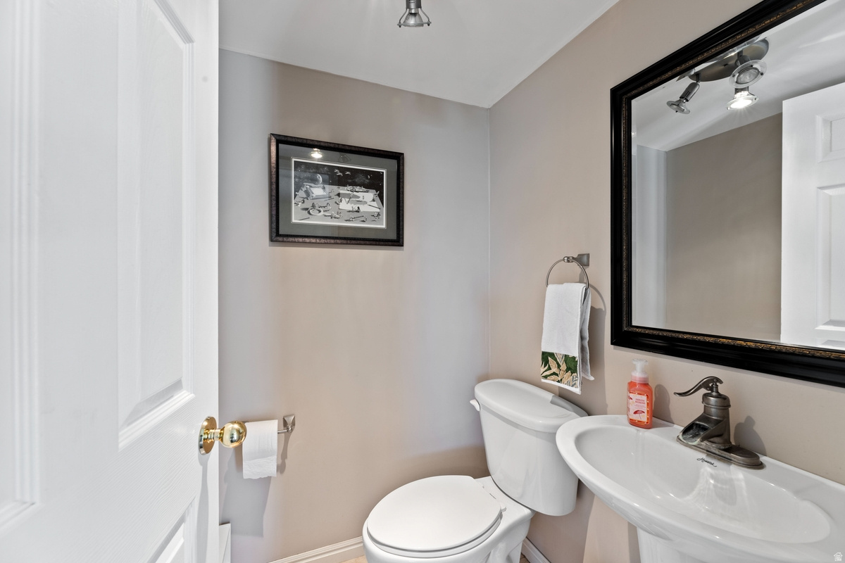 STRAWBERRY POINTE - Residential