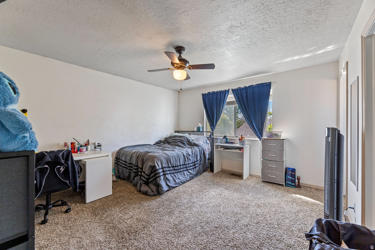 STRAWBERRY POINTE - Residential