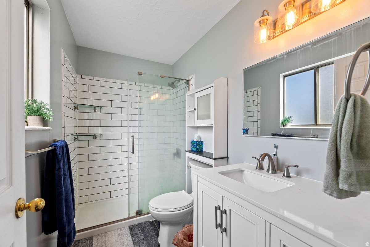 STRAWBERRY POINTE - Residential