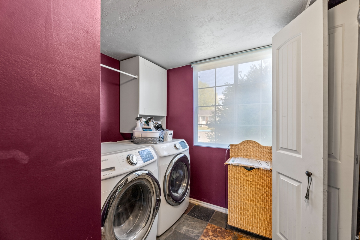 STRAWBERRY POINTE - Residential