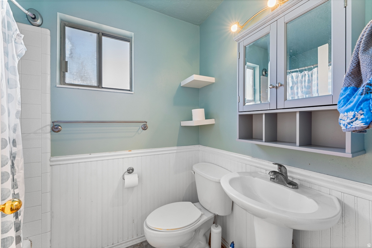 STRAWBERRY POINTE - Residential