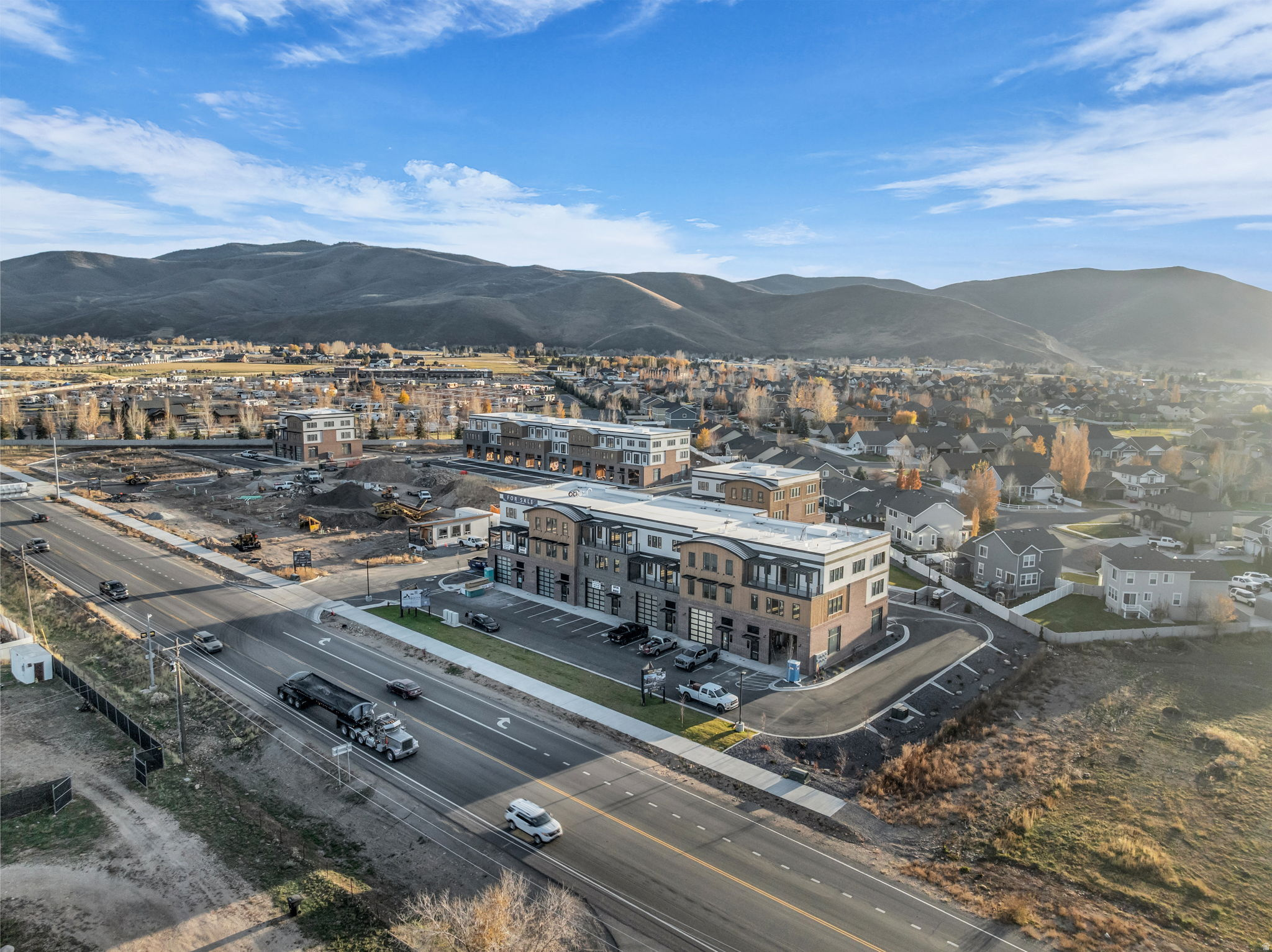 MOUNTAIN VIEW COMMONS - Residential