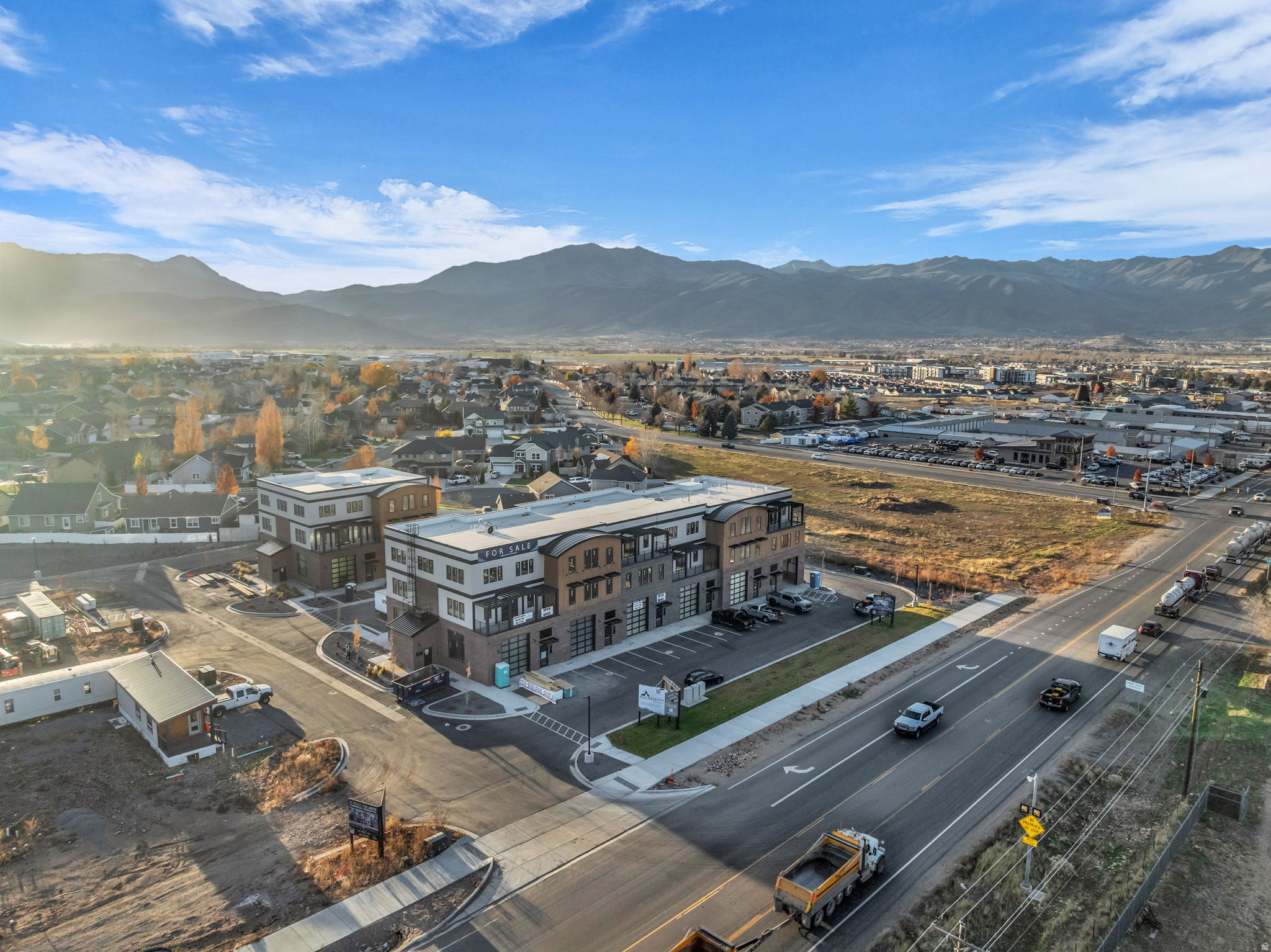 MOUNTAIN VIEW COMMONS - Residential