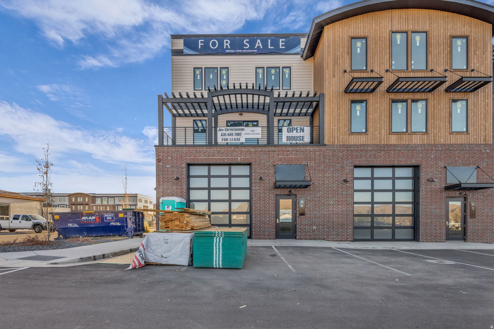 MOUNTAIN VIEW COMMONS - Residential