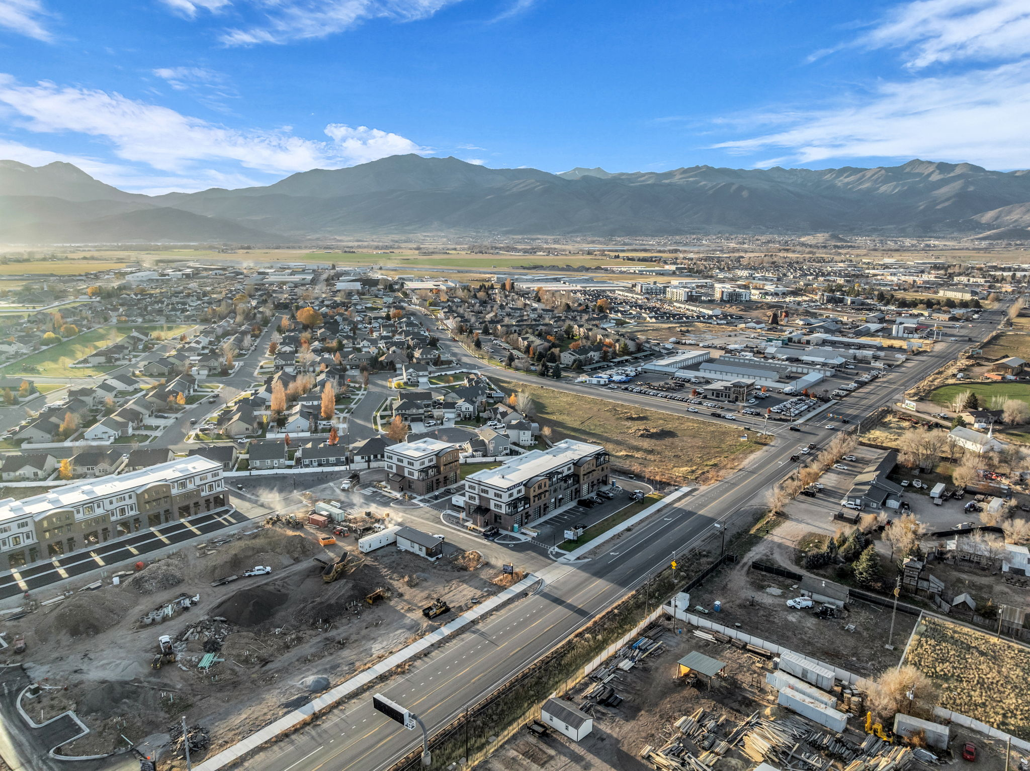 MOUNTAIN VIEW COMMONS - Residential