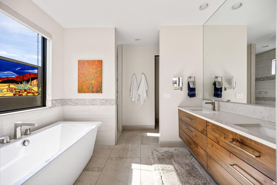 RESERVE OF ENTRADA SNOW CANYON EST A - Residential