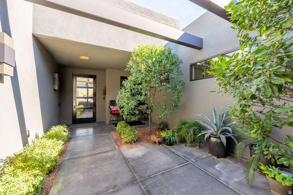 RESERVE OF ENTRADA SNOW CANYON EST A - Residential