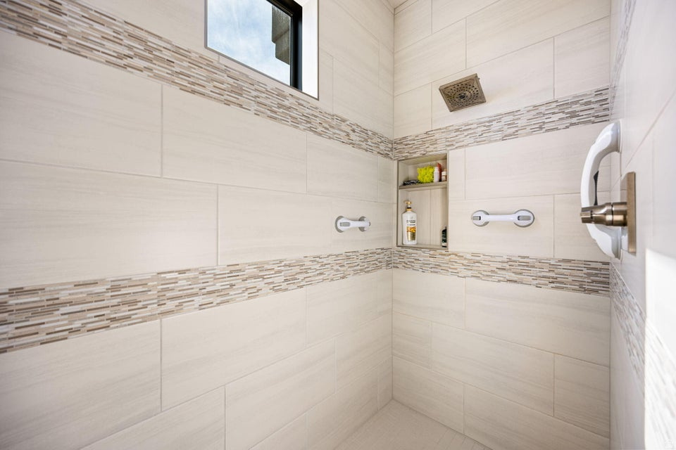 RESERVE OF ENTRADA SNOW CANYON EST A - Residential