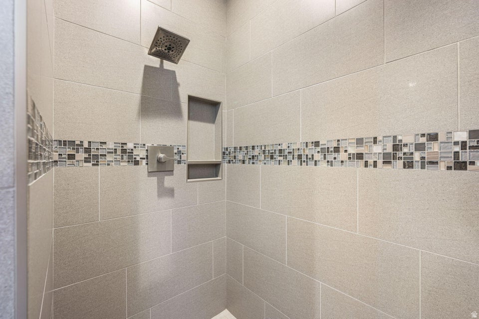 RESERVE OF ENTRADA SNOW CANYON EST A - Residential