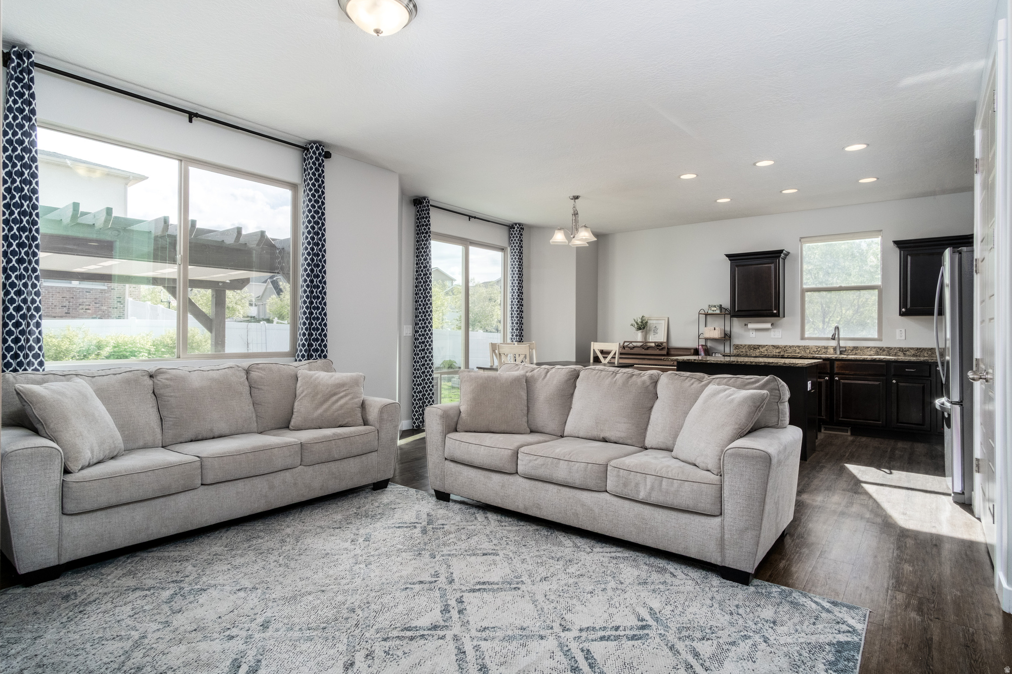 BRIDGEPORT 345 - Residential