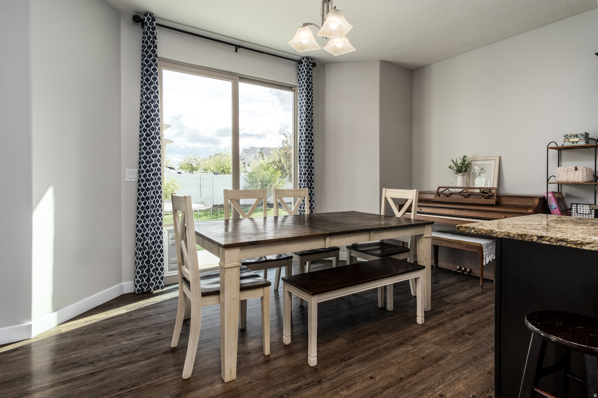 BRIDGEPORT 345 - Residential