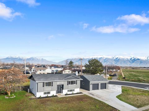 Photo of 3475 S BLUFF RD, Syracuse, UT 84075 (MLS # 2127294)