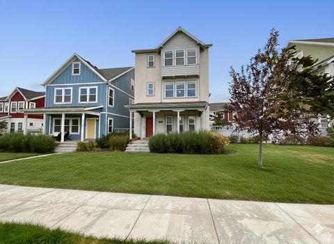 Photo of 11638 S SKYWARD RD W, South Jordan, UT 84009 (MLS # 2111824)