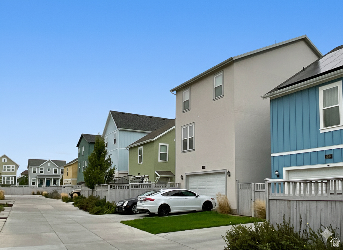 DAYBREAK - Residential