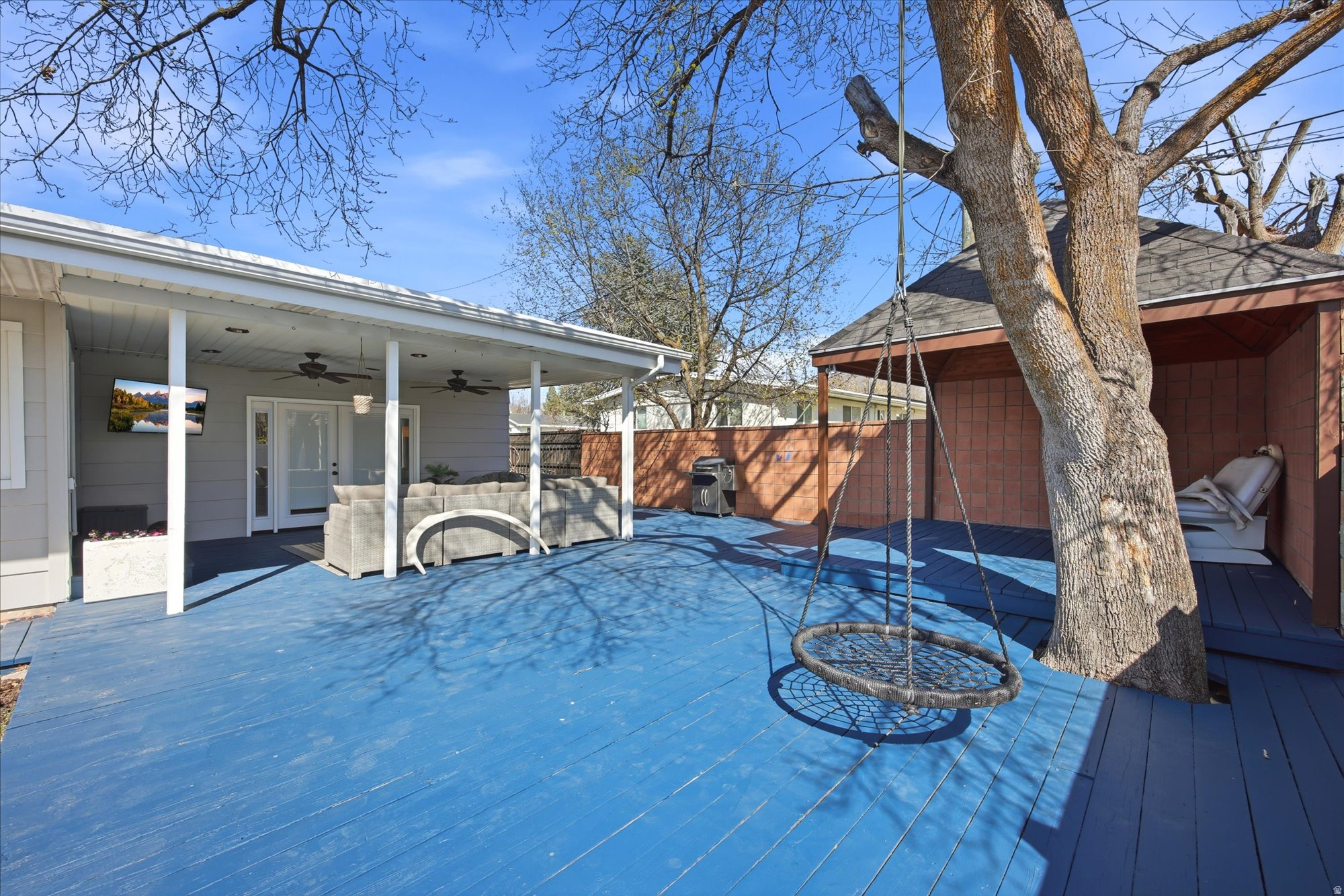 FULLER GARDENS - Residential