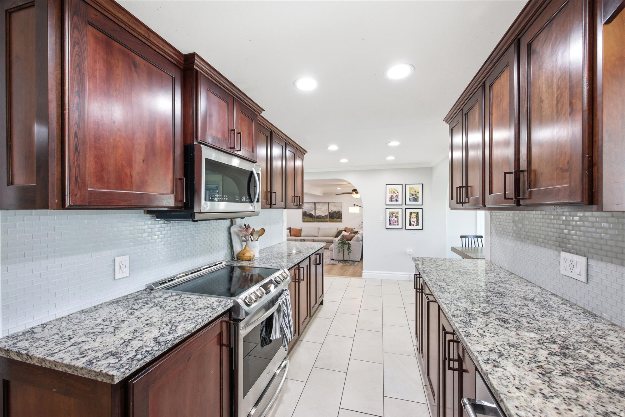 FULLER GARDENS - Residential