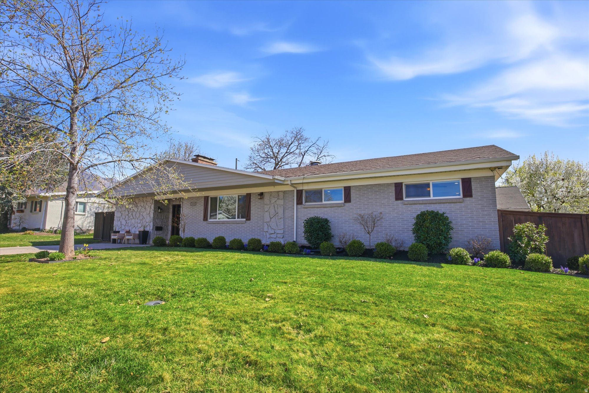 FULLER GARDENS - Residential