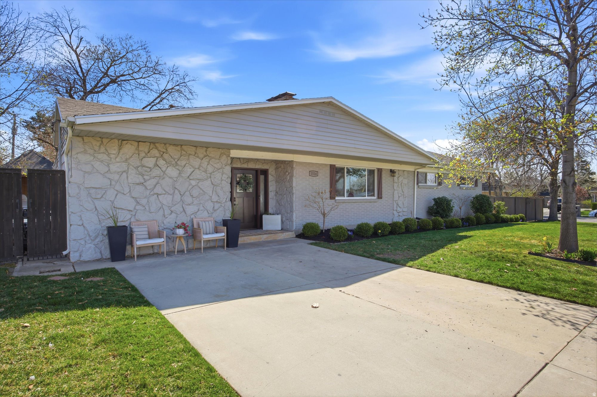 FULLER GARDENS - Residential