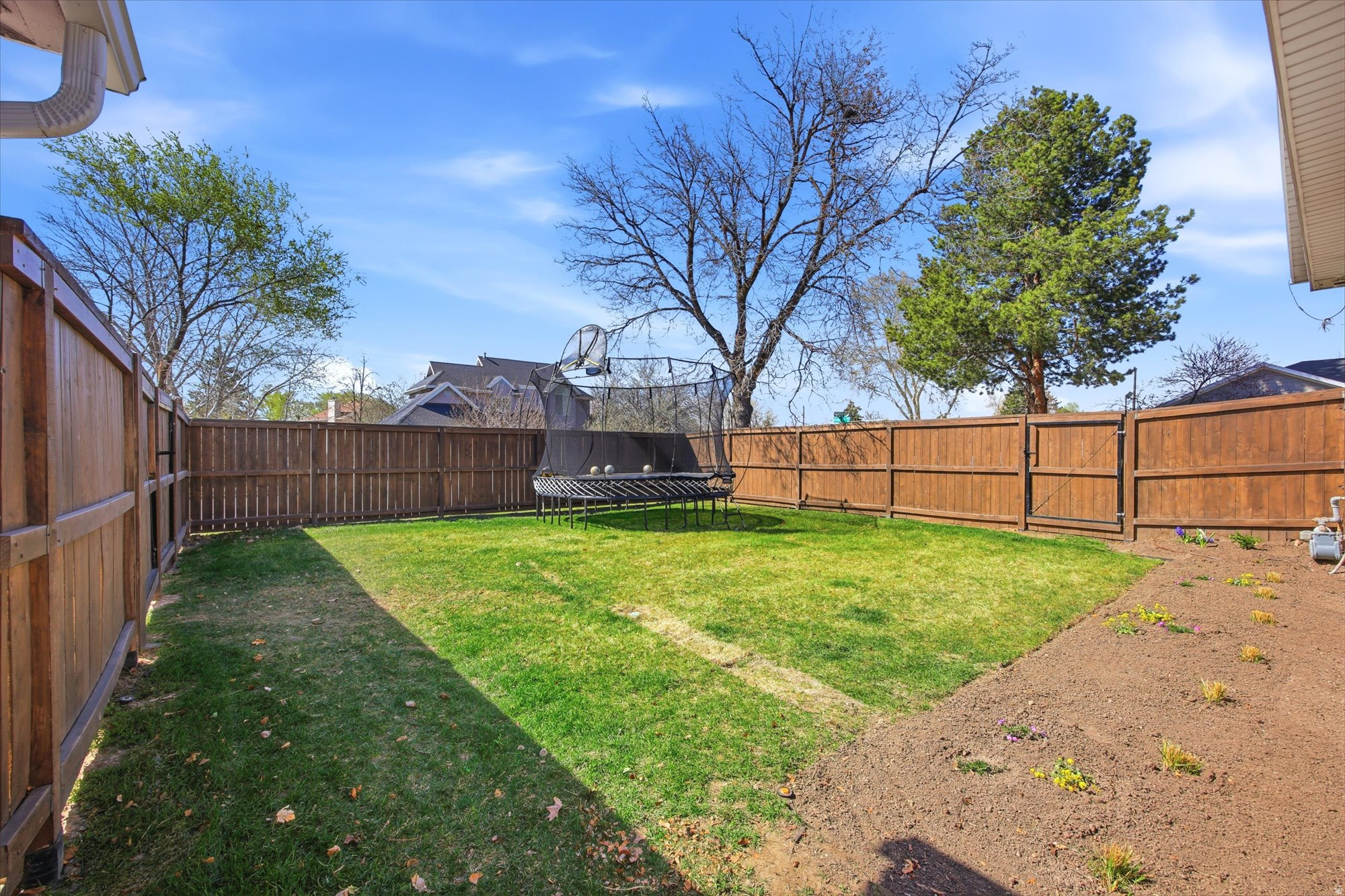 FULLER GARDENS - Residential