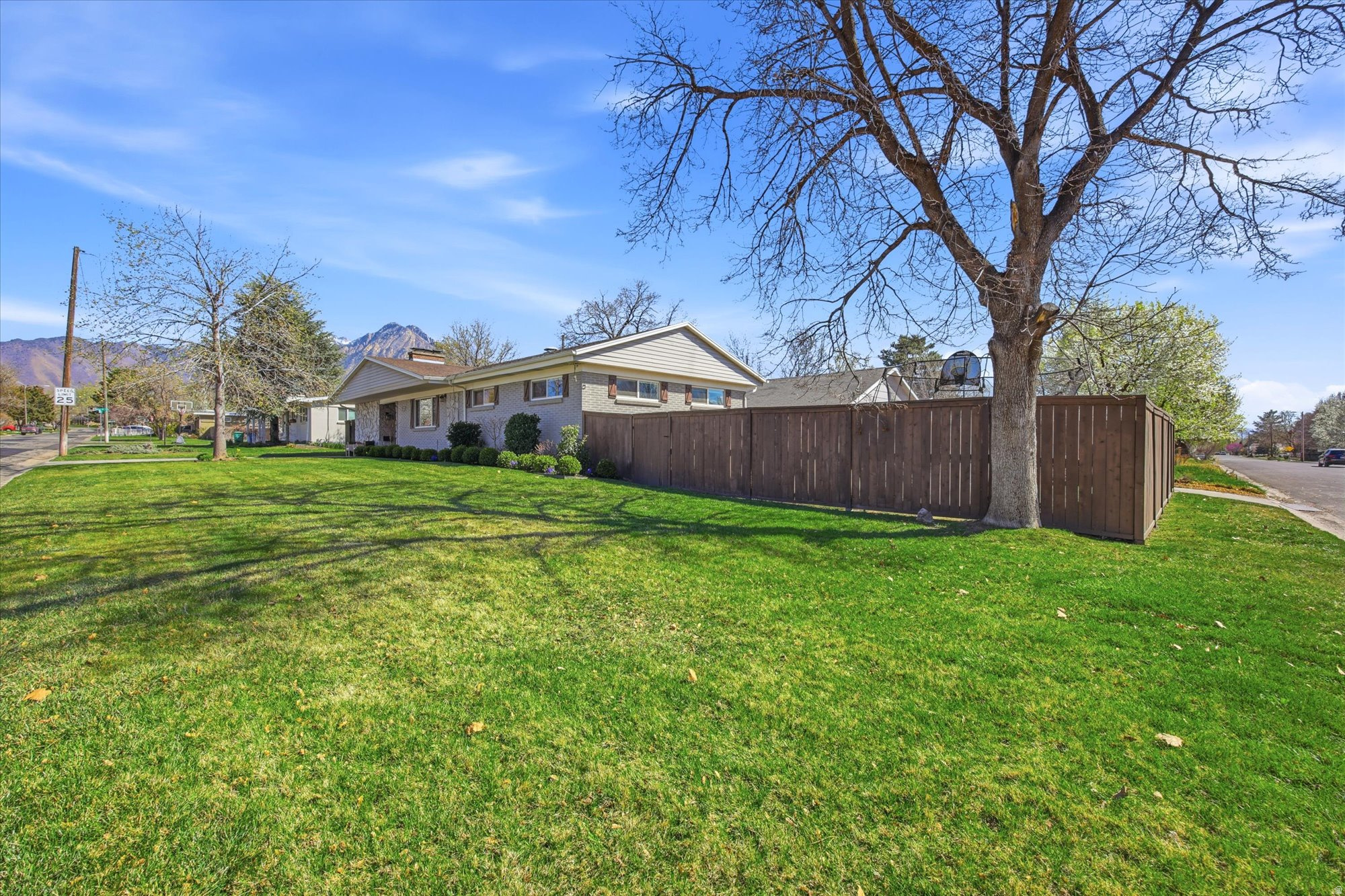 FULLER GARDENS - Residential