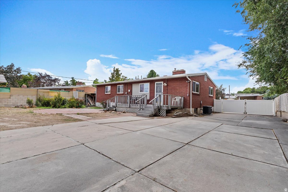 MEADOW HEIGHTS SUB - Residential