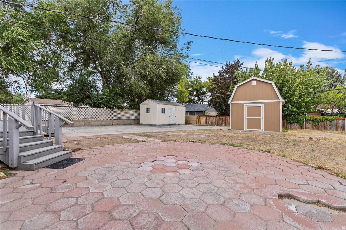 MEADOW HEIGHTS SUB - Residential