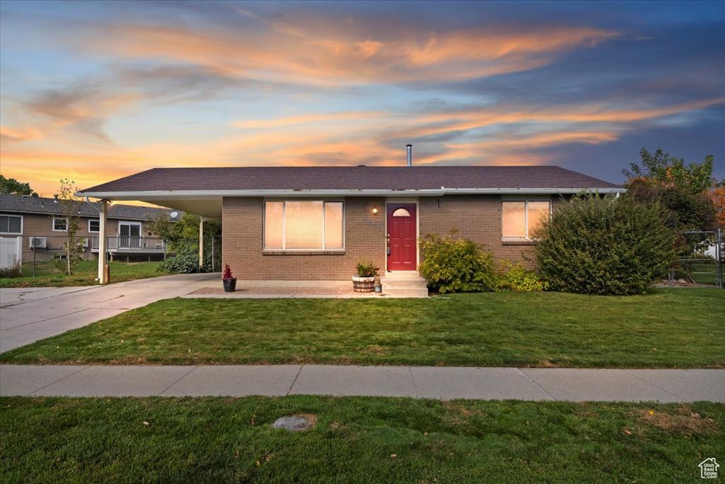 Photo of 3962 W MISTY DR, Taylorsville, UT 84129 (MLS # 2118324)