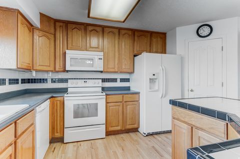 Tiny photo for 888 W ROCKHILL POINT CV, Taylorsville, UT 84123 (MLS # 2126411)