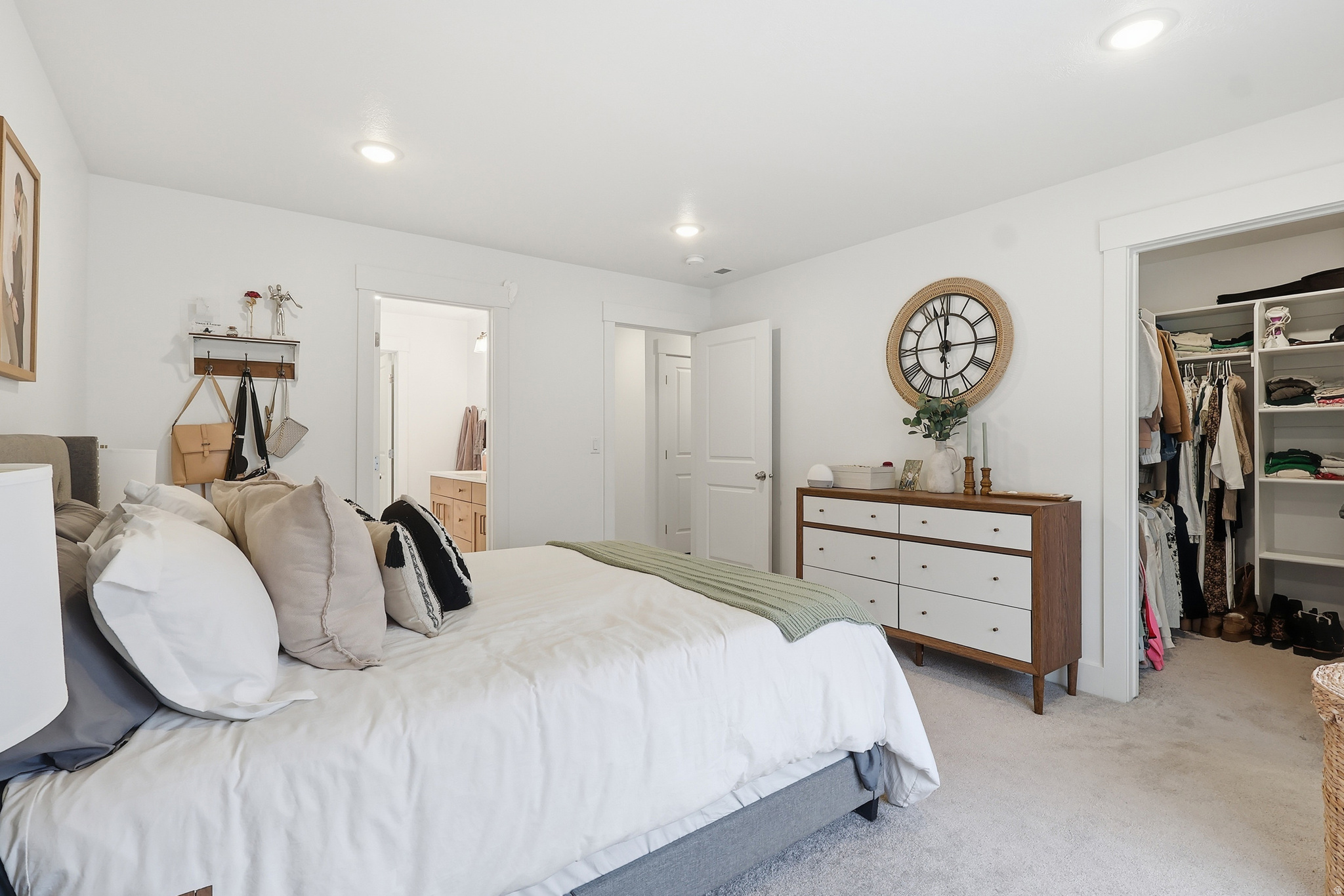 MEADOWBROOK - Residential