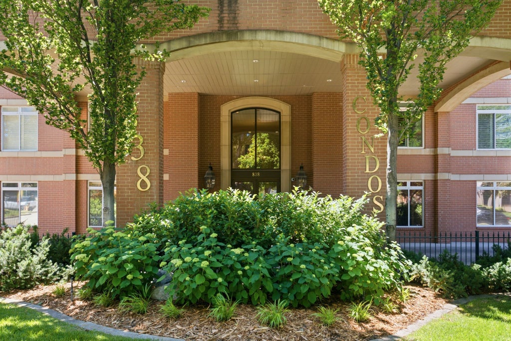 Photo of 838 E SOUTH TEMPLE St #107, Salt Lake City, UT 84102 (MLS # 2173053)